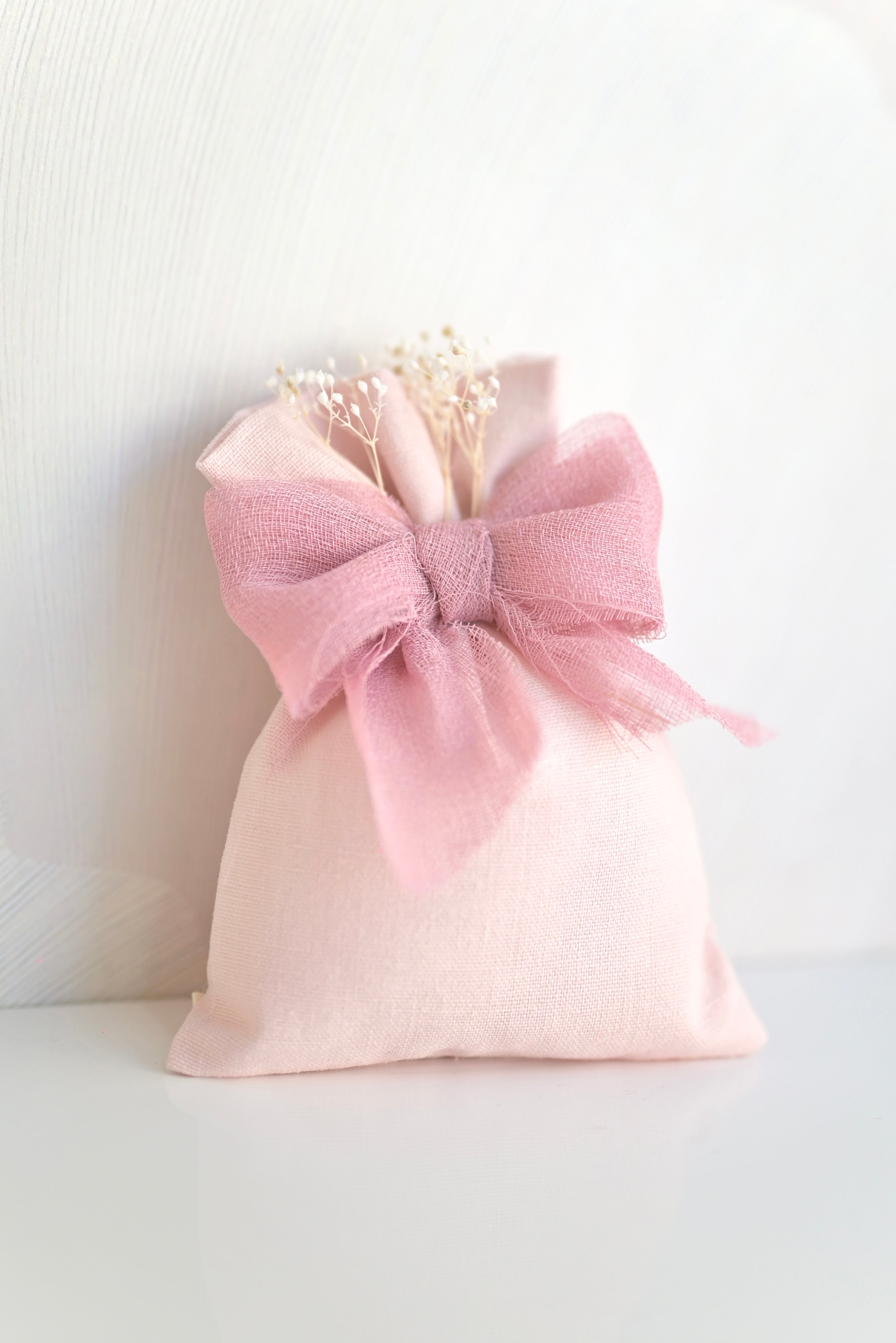SACCHETTO PORTACONFETTI CON FIOCCO E FIORI